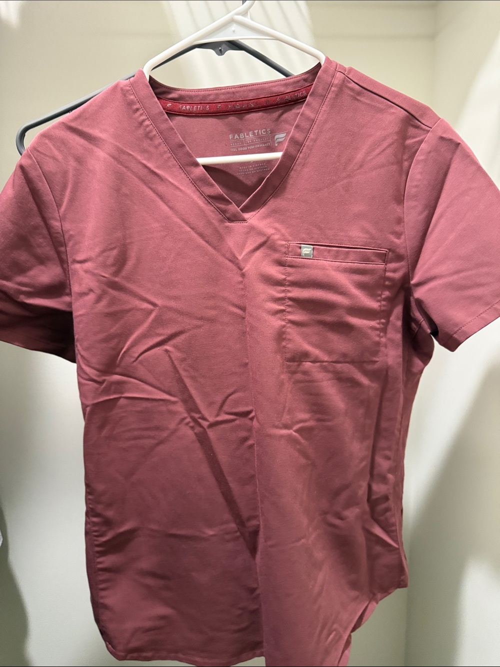Fabletics Women’s Scrub set in Dusty Rose